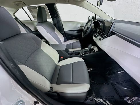 Used 2023 Toyota Corolla LE image 12
