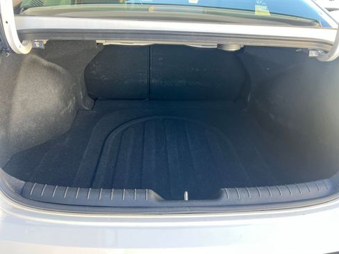 Used 2025 Hyundai Elantra Limited image 31