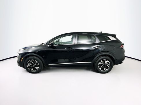 Used 2025 Kia Sportage LX FWD image 4