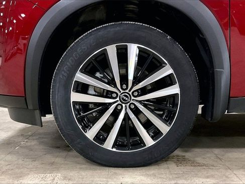 Used 2024 Nissan Pathfinder Platinum w/ Cargo Package image 9