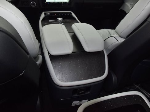 New 2026 Lincoln Navigator L Black Label AWD/4WD image 19