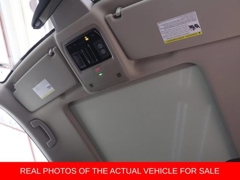 Used 2024 Volkswagen Atlas SE AWD/4WD image 16
