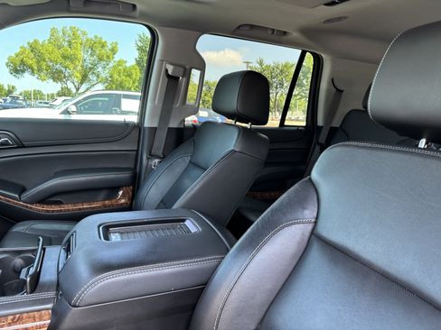 Used 2020 Chevrolet Tahoe Premier AWD/4WD image 32