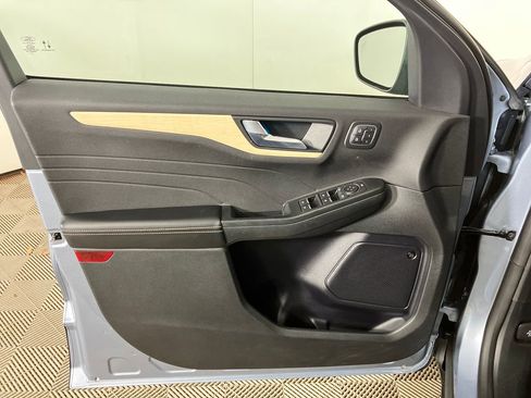 Certified 2022 Ford Escape Titanium w/ Titanium Premium Package image 23