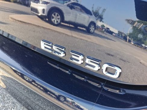 Used 2019 Lexus ES 350 Ultra Luxury w/ Accessory Package 2 FWD image 11