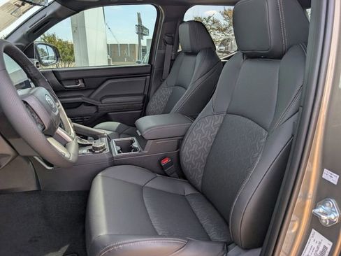 New 2026 Toyota Tacoma Limited AWD/4WD image 21