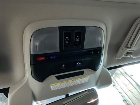 Used 2018 Subaru Crosstrek 2.0i Limited image 19