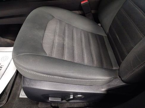 Used 2020 Ford Fusion SE image 3