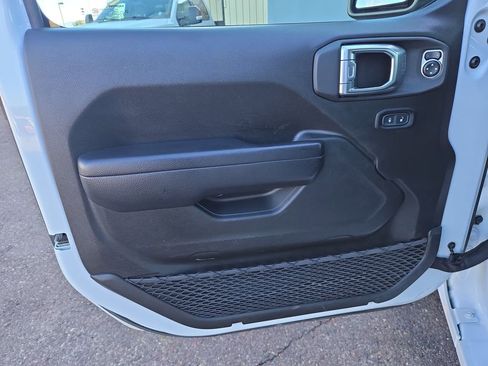 Used 2024 Jeep Wrangler Sport S image 12