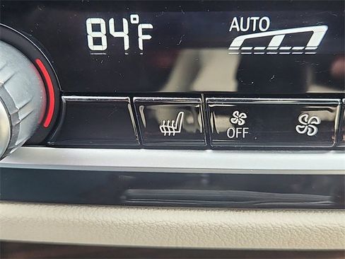 Used 2022 BMW 530i xDrive w/ Premium Package image 21