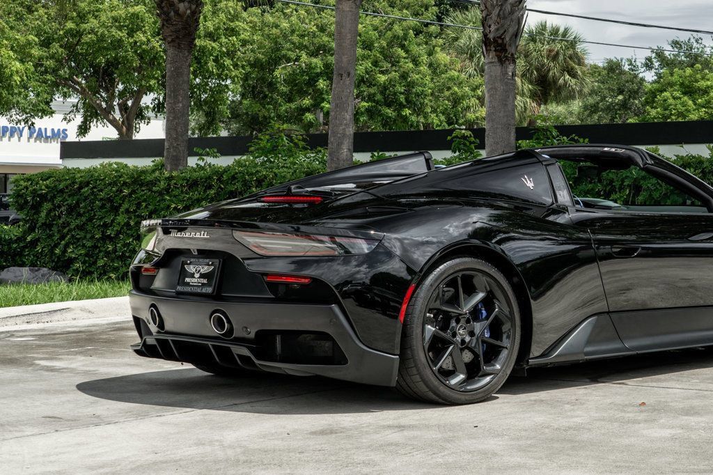 Used 2023 Maserati MC20 Spyder RWD image 7