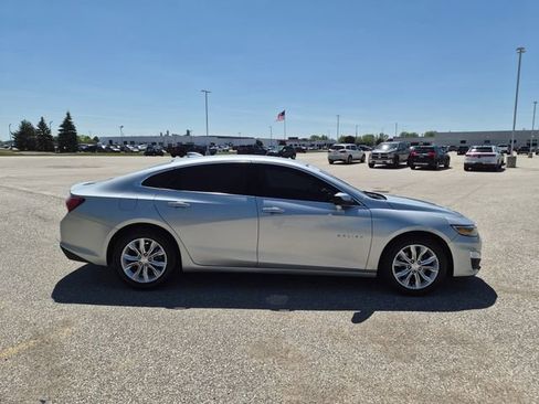 Used 2021 Chevrolet Malibu LT FWD image 4