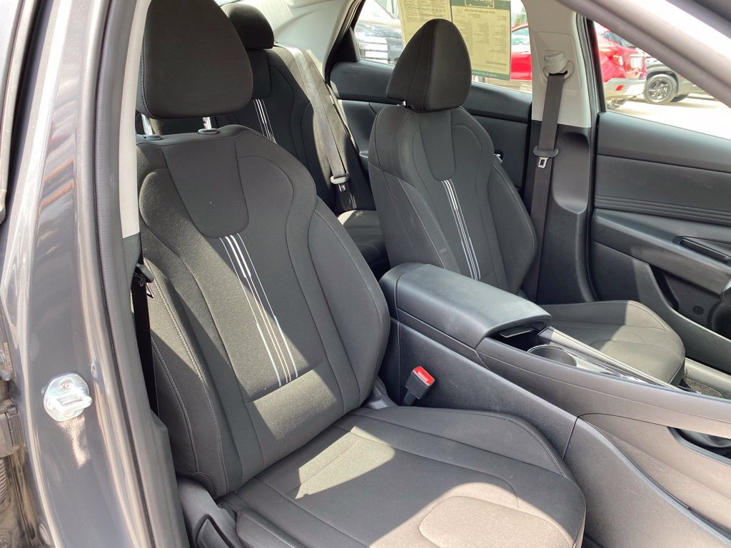 Used 2024 Hyundai Elantra SEL w/ Convenience Package FWD image 31