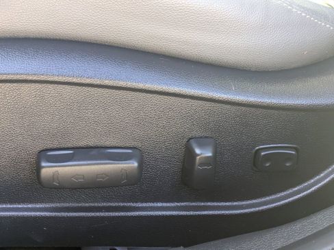 Used 2013 Hyundai Elantra Limited w/ Technology Pkg image 18