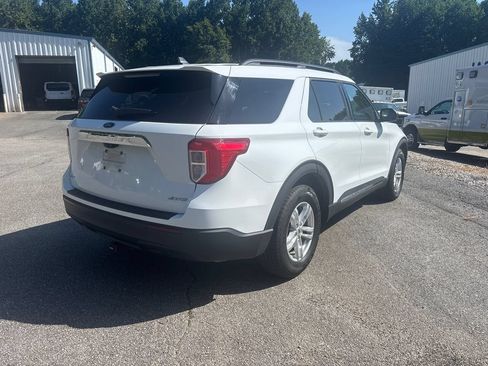 Used 2021 Ford Explorer XLT AWD/4WD image 5