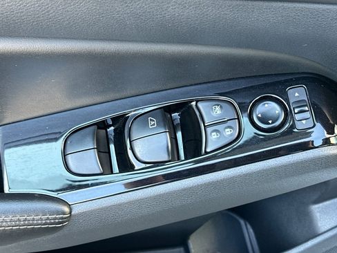 Used 2023 Nissan Altima 2.5 SV image 13