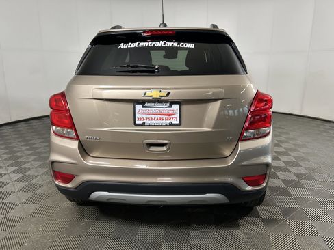 Used 2018 Chevrolet Trax LT w/ LT Convenience Package FWD image 6