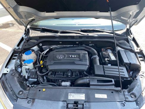 Used 2014 Volkswagen Jetta GLI Autobahn FWD image 6