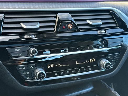 Used 2023 BMW 530e w/ M Sport Package image 22