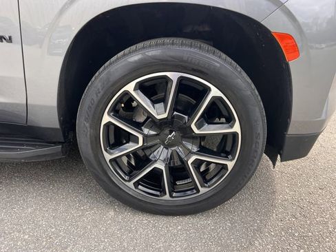 Used 2021 Chevrolet Suburban RST image 41