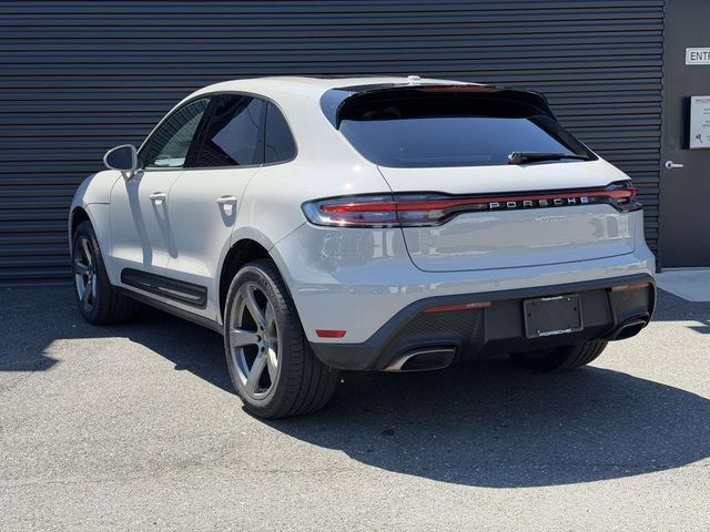 Certified 2024 Porsche Macan AWD/4WD image 4