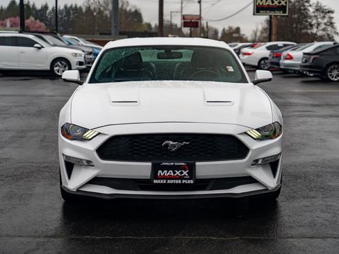 Used 2018 Ford Mustang Premium image 3