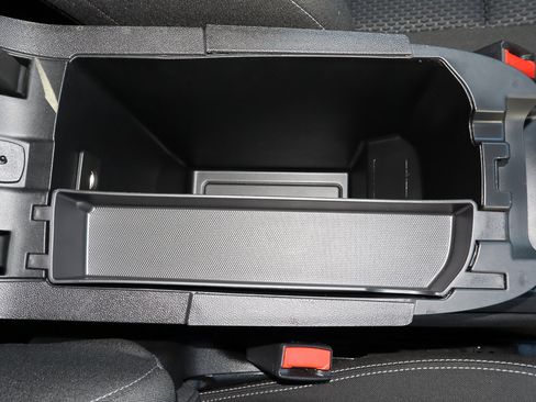 Used 2024 GMC Terrain SLE image 26