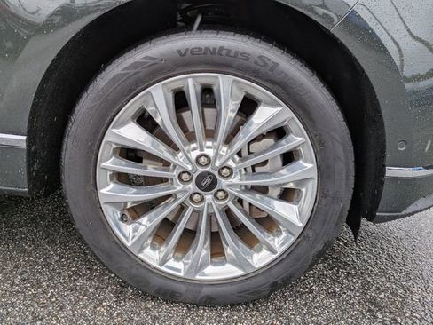 Used 2024 Ford Edge Titanium w/ Titanium Elite Package image 11