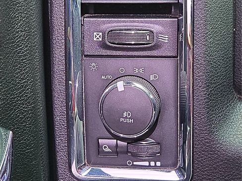 Used 2018 RAM 2500 Laramie w/ Off Road Package image 19