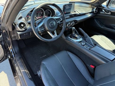 Used 2022 MAZDA MX-5 Miata Grand Touring w/ Weather Package RWD image 13