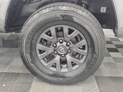 Used 2021 Toyota Tacoma SR5 RWD image 10