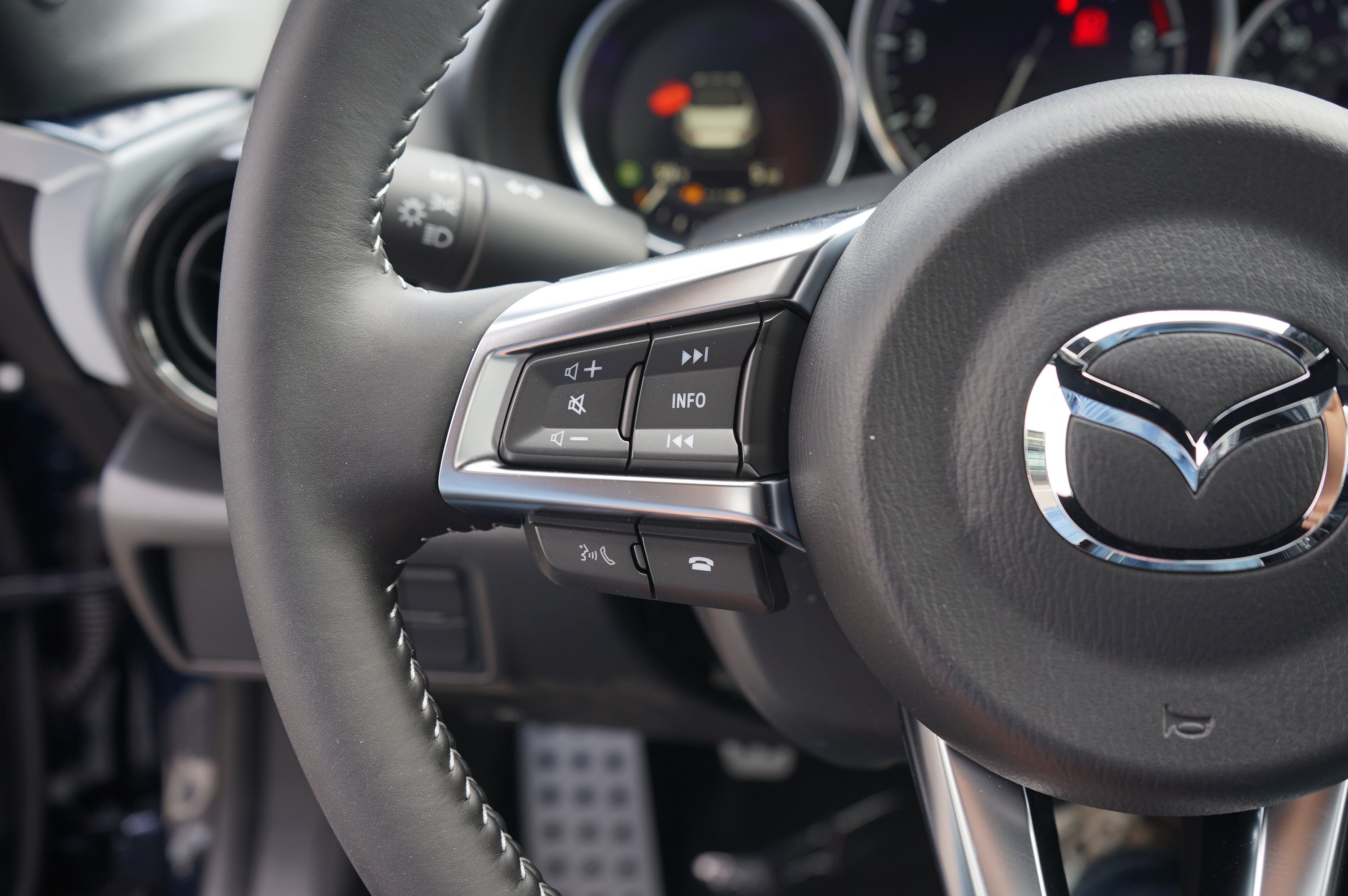 New 2026 MAZDA MX-5 Miata Club w/ Interior Package RWD image 28