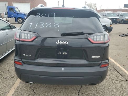 Used 2019 Jeep Cherokee Latitude w/ Popular Appearance Group AWD/4WD image 7