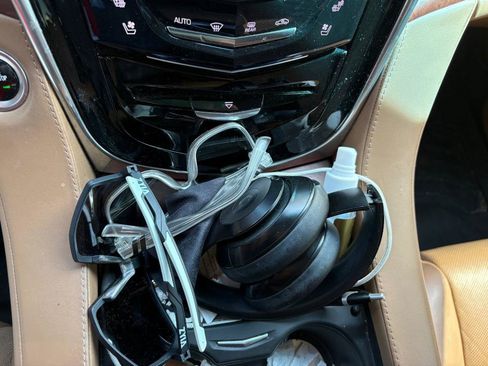 Used 2017 Cadillac Escalade Platinum image 6