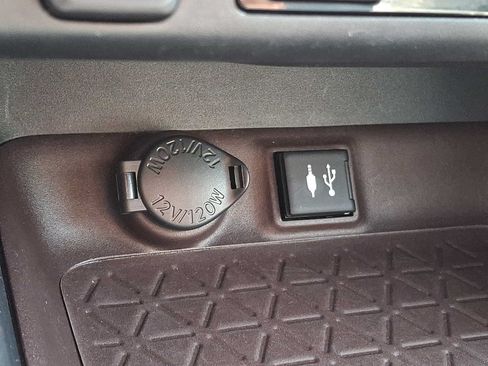Used 2019 Toyota RAV4 Limited w/ Carpet Mat Package AWD/4WD image 21