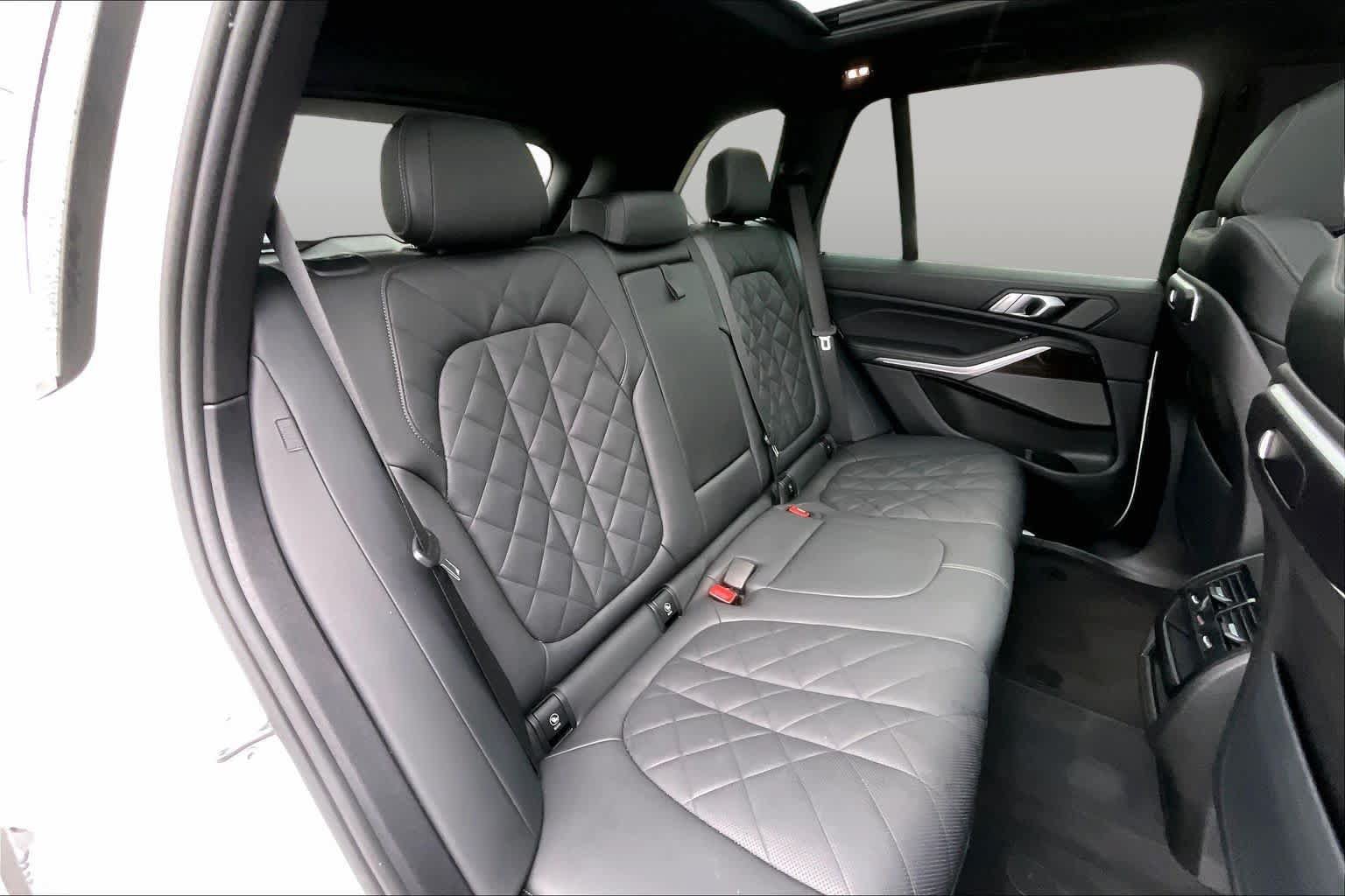 Used 2024 BMW X5 xDrive40i w/ Premium Package AWD/4WD image 19