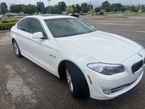 Used 2013 BMW 528i Sedan RWD image 2