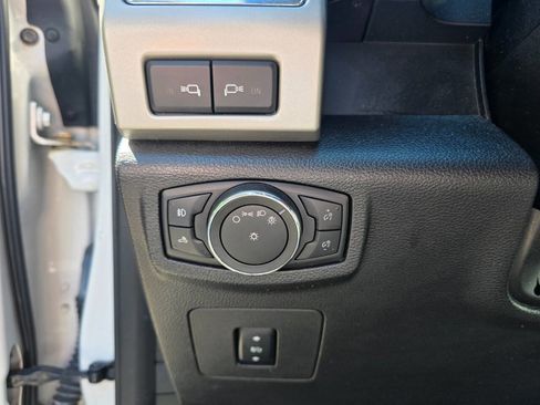 Used 2016 Ford F150 Lariat w/ Equipment Group 502A Luxury AWD/4WD image 18