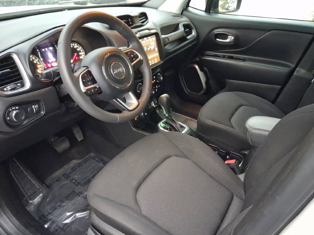 Used 2023 Jeep Renegade Latitude AWD/4WD image 16