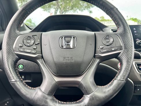 Used 2025 Honda Passport TrailSport image 13