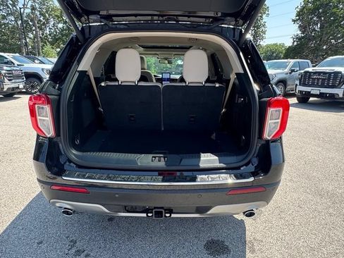 Used 2023 Ford Explorer Limited w/ Limited Technology Package AWD/4WD image 4