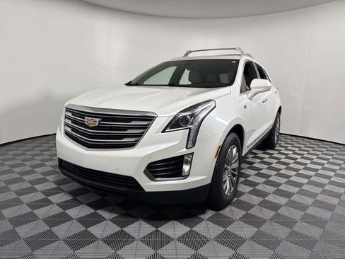 Used 2019 Cadillac XT5 Luxury FWD image 1