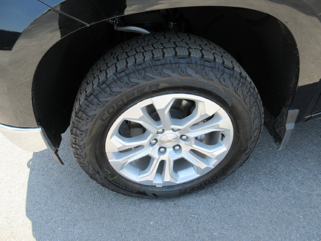 Certified 2024 Chevrolet Silverado 1500 LTZ w/ Z71 Off-Road Package AWD/4WD image 14
