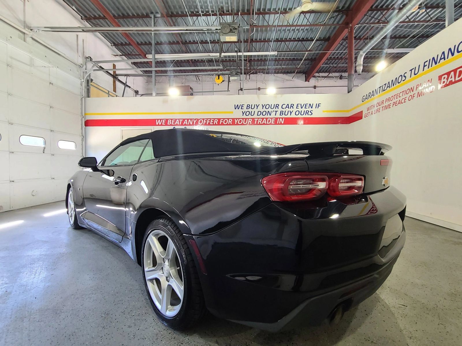 Used 2020 Chevrolet Camaro LT RWD image 14