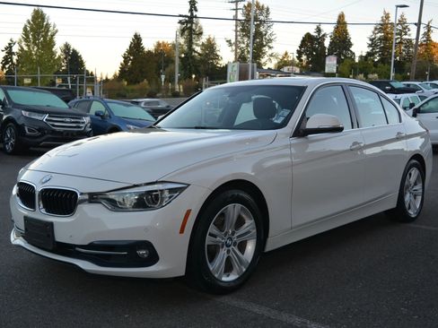 Used 2018 BMW 330i Sedan image 3