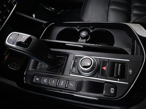 Used 2021 Maserati Levante GranSport image 38