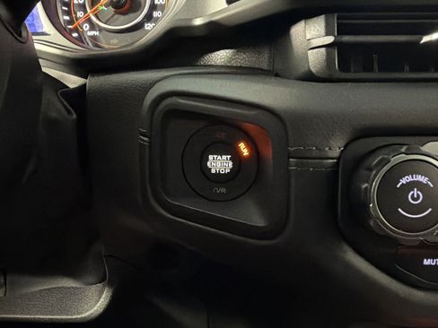 Used 2026 Jeep Wrangler Rubicon AWD/4WD image 14