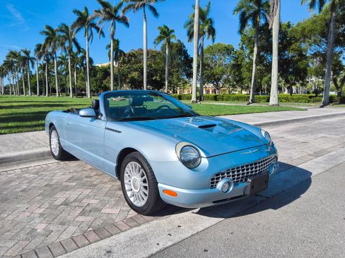 Used 2004 Ford Thunderbird image 1