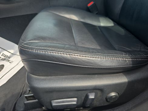 Used 2016 Toyota Avalon Touring FWD image 29