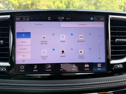 Used 2025 Chrysler Pacifica Limited FWD image 48
